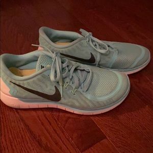 Womens nike free runs